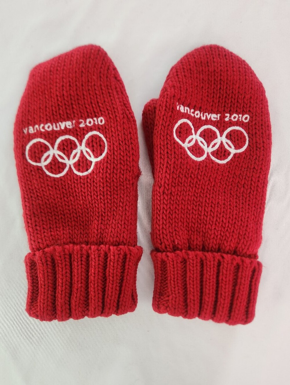 HBC 2010 Vacouver Olympic Mittens ❄️
